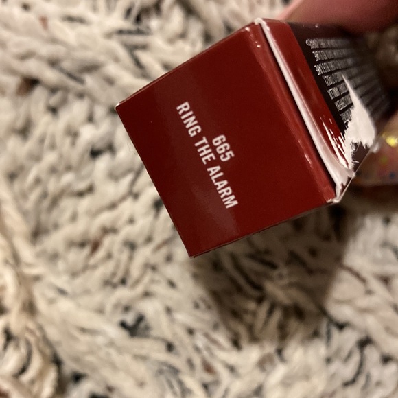 M•A•C MATTE LIPSTICK -RING THE ALARM - Picture 4 of 6